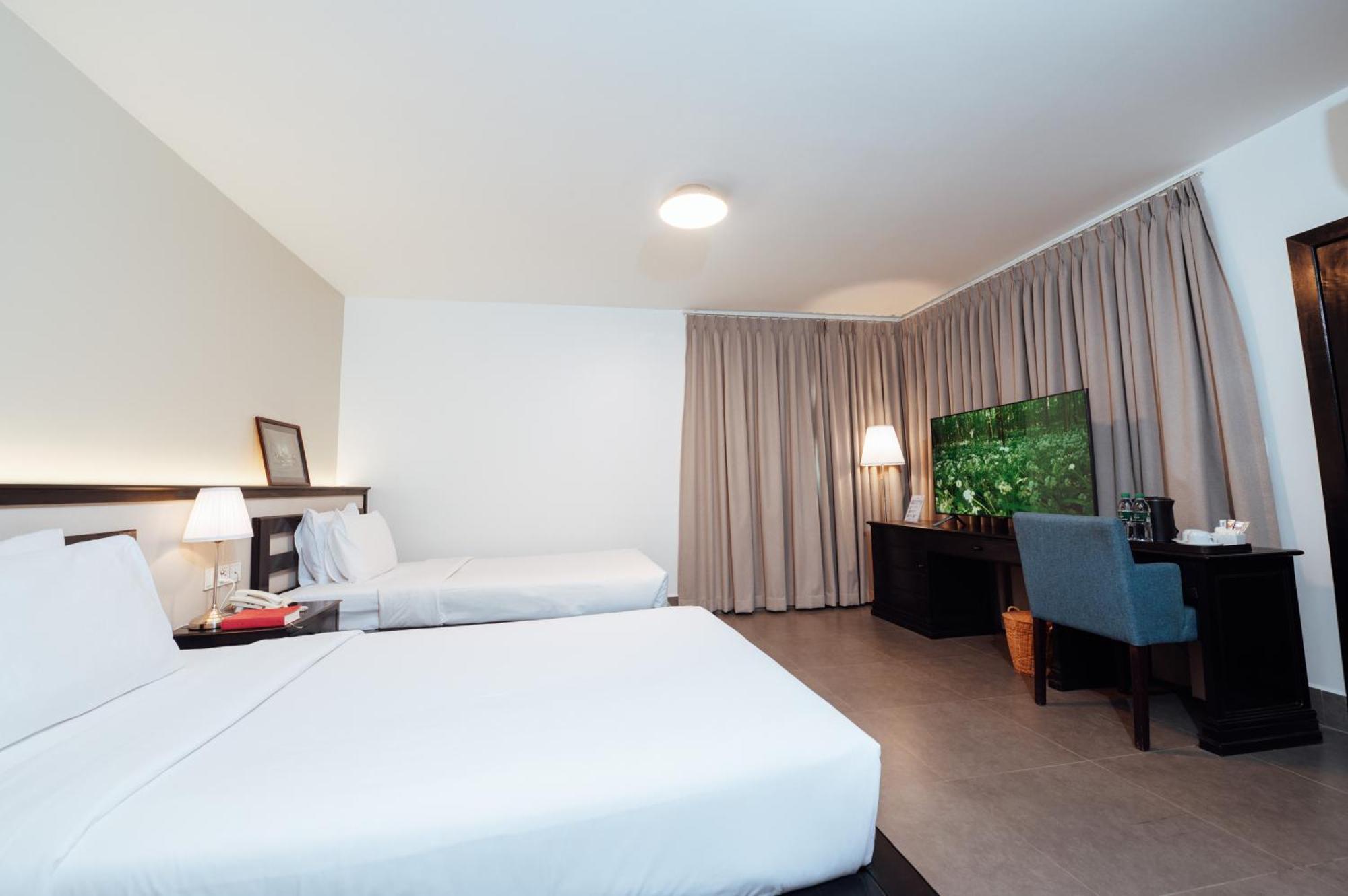 Cambodian Country Club Hotel Phnom Penh Eksteriør billede